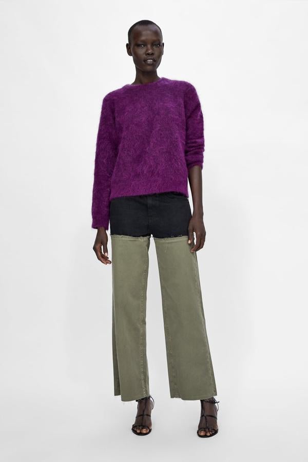 Jersey de textura corto con mezcla de mohair, 25,99 euros.