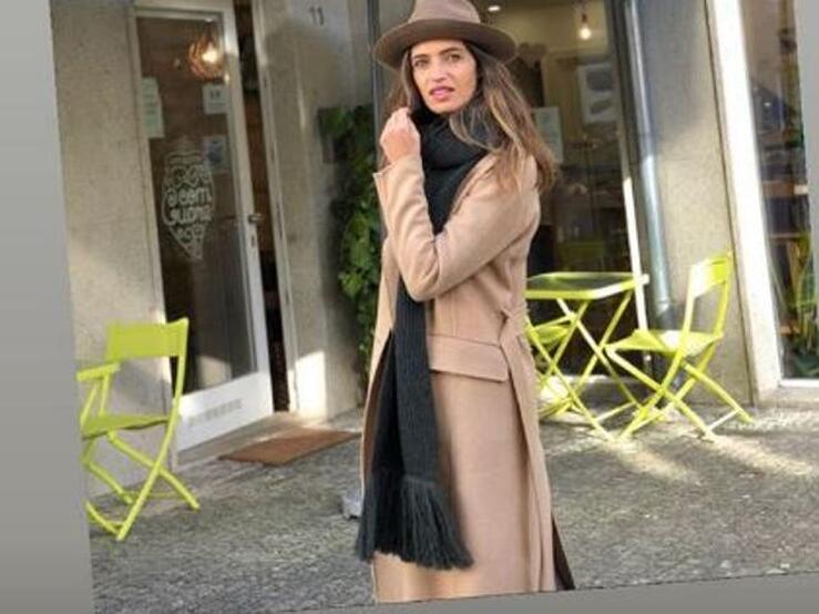 Fotos: ¡Hemos encontrado la versión barata del abrigo de Sara Carbonero en las rebajas!