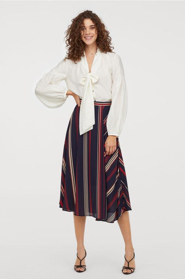 Falda acampanada con diseño de rayas, 39,99 euros.