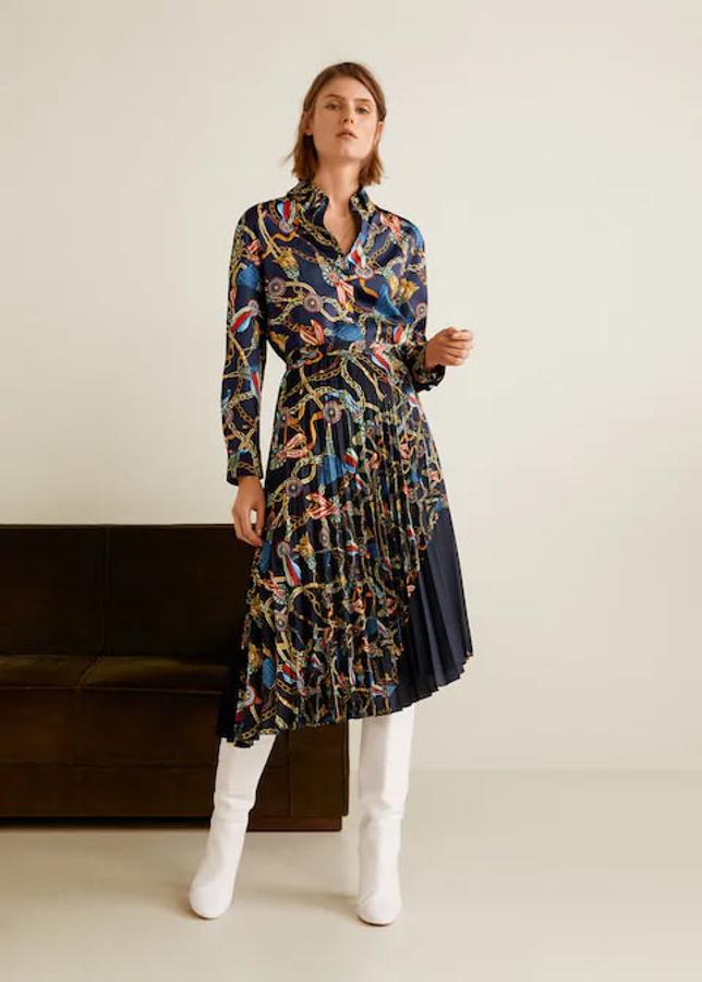 Falda plisada con estampado tipo pañuelo, 29,99 euros.