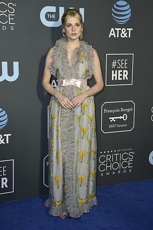 La actriz escogió para la ocasión un precioso y romántico vestido largo de Gucci y un recogido sencillo y súper favorecedor para el pelo.