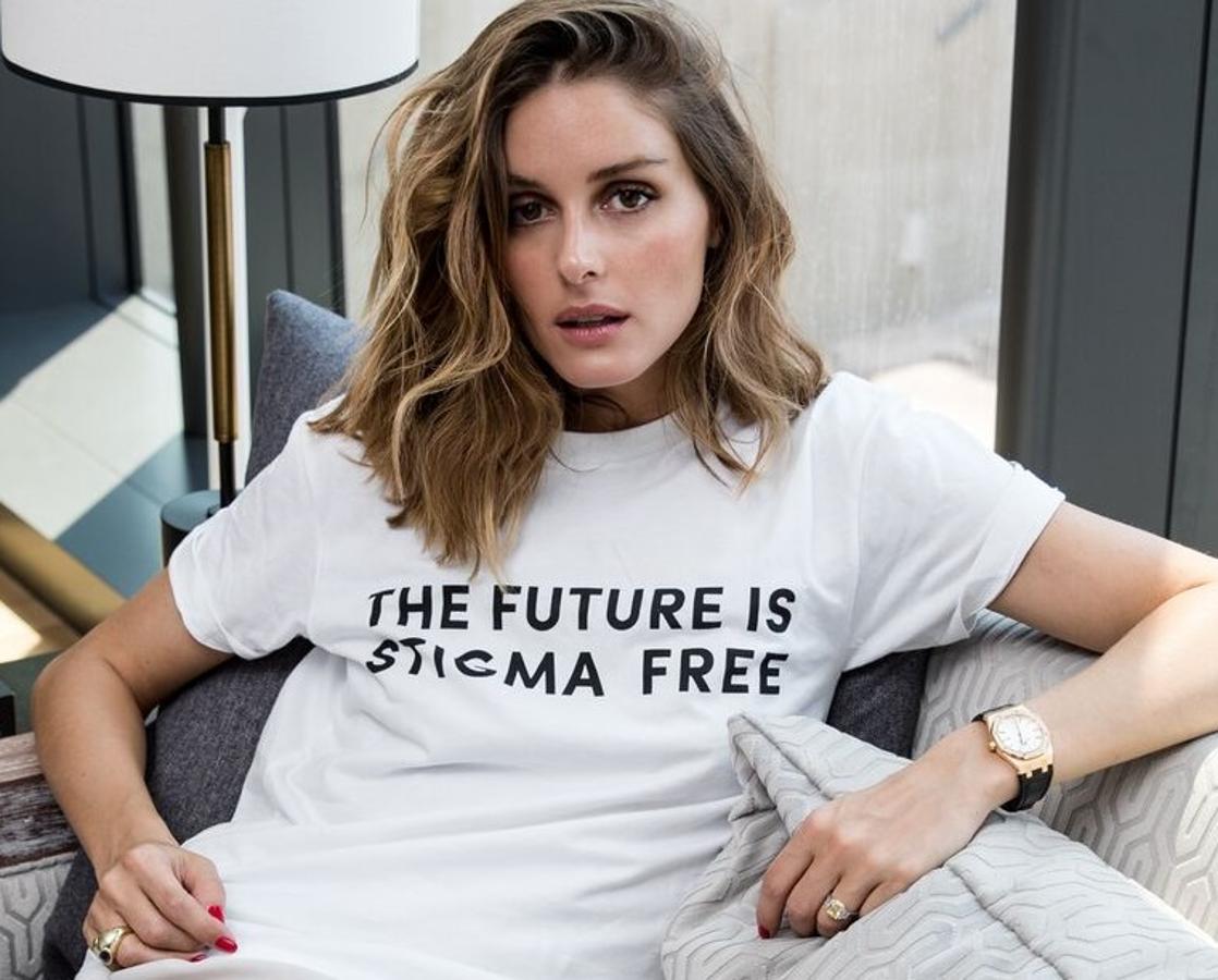 Este es el poderoso mensaje que la ONG "Bring Change to Mind" quiere mandar para fomentar la comprensión y el diálogo en torno a enfermedades mentales como la depresión, la ansiedad o la hiperactividad. La camiseta es 100% solidaria y se vende exclusivamente on line en Saks Fifth Avenue, Hudson Bay, Lord & Taylor, y Saks OFF Fifth por 21,90 euros.