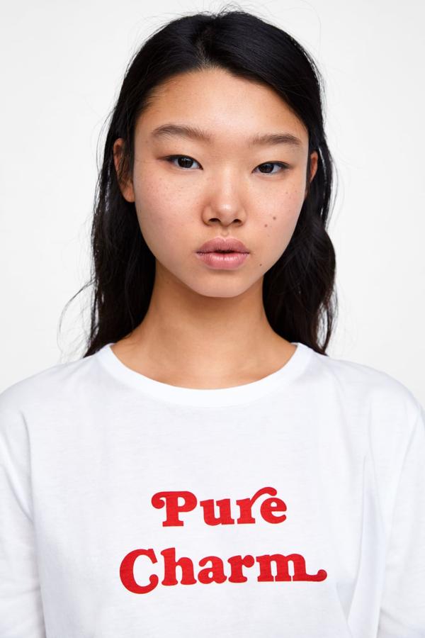 Por 5,99 euros (de rebajas), esta opción de Zara nos parece perfecta para combinar con esos vaqueros que tanto te gustan.