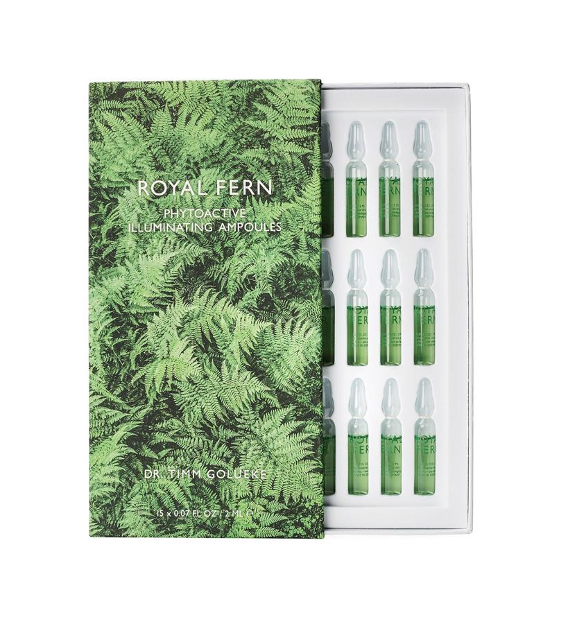 Altamente concentradas y muy efectivas frente a los signos de cansancio de la piel. En su fórmula niacinamida, vitamina C, clorofila y cola de lagarto asiático. Efectos inmediatos: aporta luz y brillo a la piel gracias a un concentrado de plantas y mejora la textura y el tono de la piel. A medio plazo: estimula la producción de colágeno y previene la hiper pigmentación. (160 €/ 15 u).