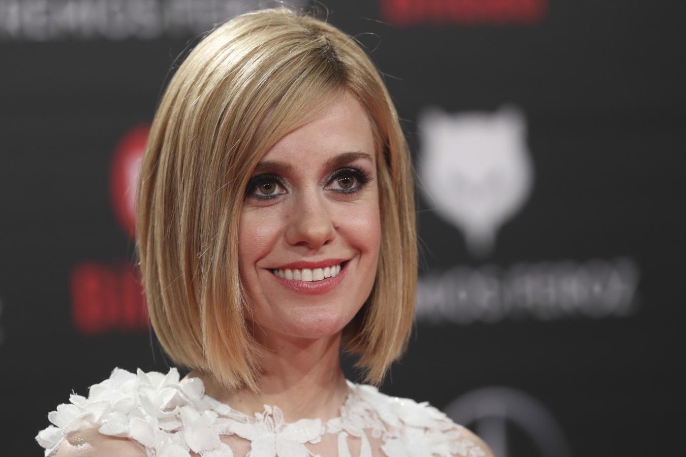 Alexandre Jimenez ideal con su corte de pelo bob estra liso y con las puntas para adentro. Un estilo de peinado sencillo pero a la vez muy favorecedor para su tipo de rostro.