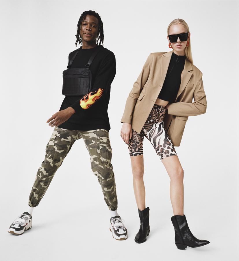 Si se van a llevar las mallas ciclistas con estampado animal, pro lo menos que sea con un estilismo impecbale. Este puede ser la mejor idea, combinadas con camel y negro, blazer mediante.