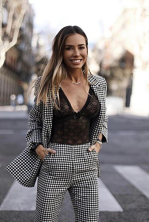 Look working girl Marta Carriedo