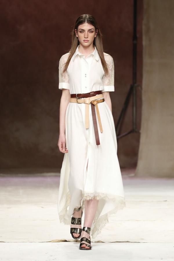 Este delicado vestido blanco de Roberto Verino, perfecto para sus actos sociales en Palma de Mallorca el próximo verano.