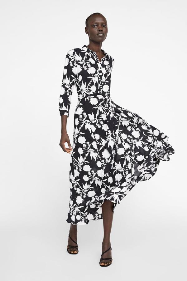 Vestido con estampado floral, manga larga y cuello tipo solapa, 39,95 euros.