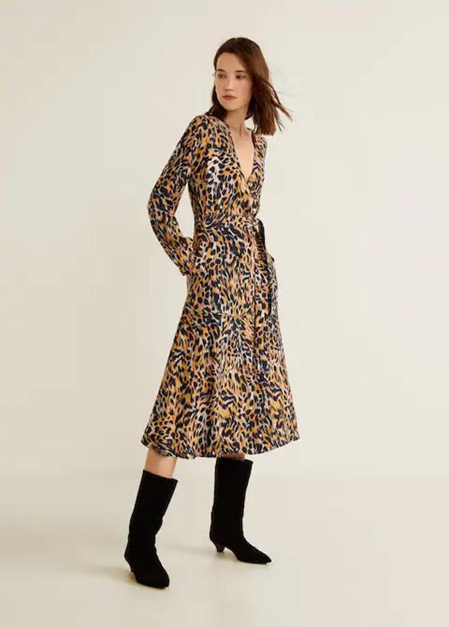 Vestido midi con estampado de leopardo, 59,99 euros.