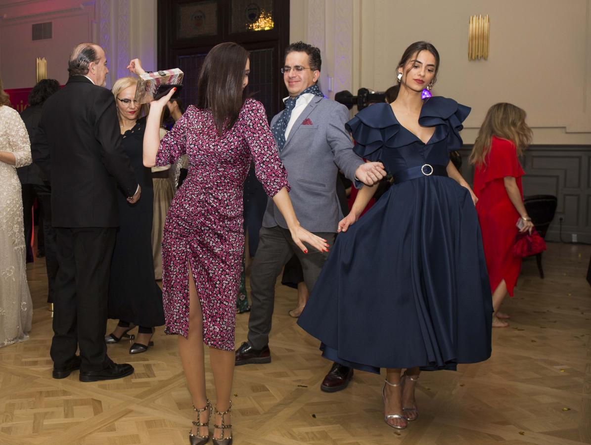 Los invitados de los Premios Mujerhoy lo pasaron en grande en la fiesta que se celebró en el Casino de Madrid.