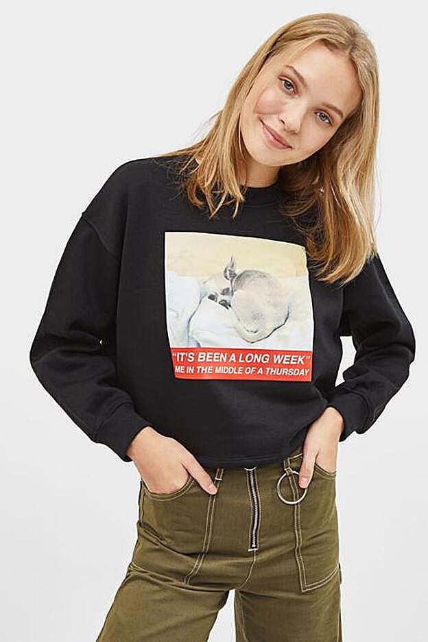 Sudadera con perrito, de Bershka.