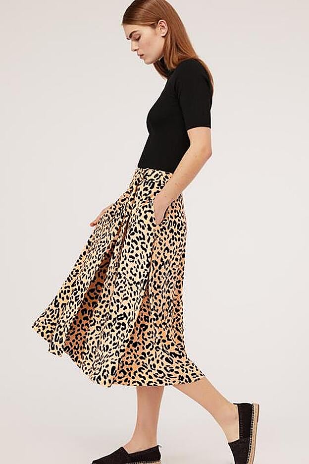 Falda de Oysho (29,99 euros).