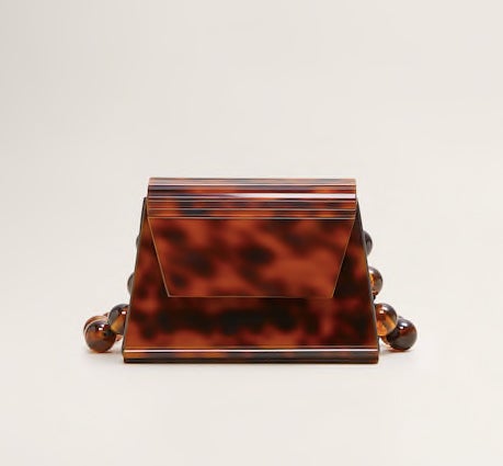 Mini bolso de metacrilato con abalorios: 39,99 euros en Mango.