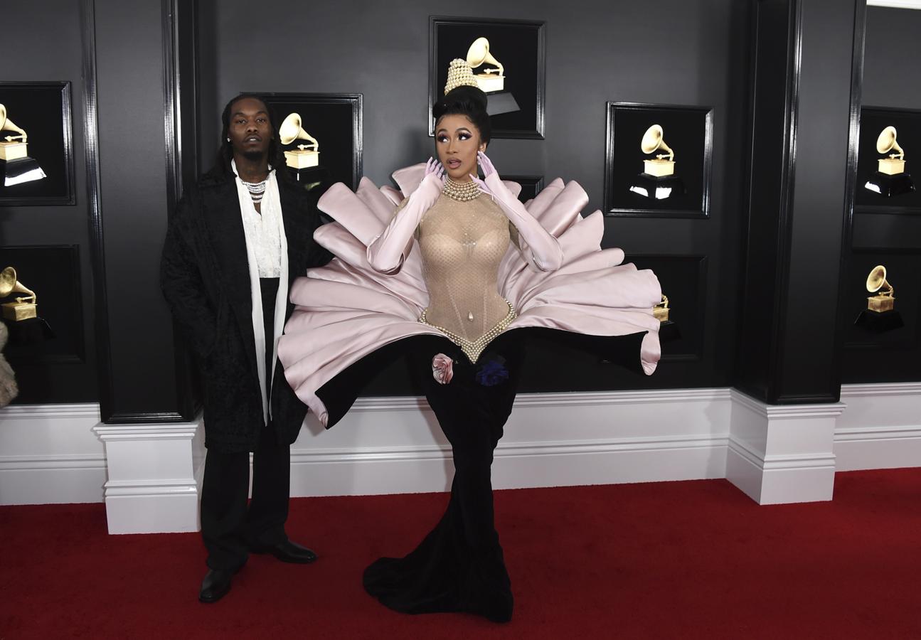 Cardi B apostó por este incalificable vestido vintage de Mugler Alta Costura en los Grammy 2019.