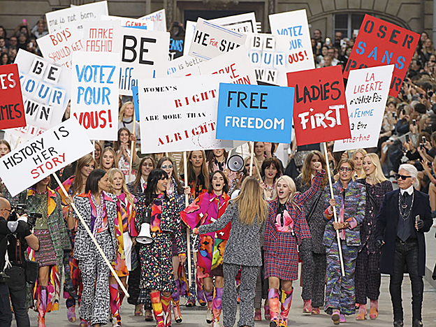 La polémica manifestación feminista de Chanel en 2014.