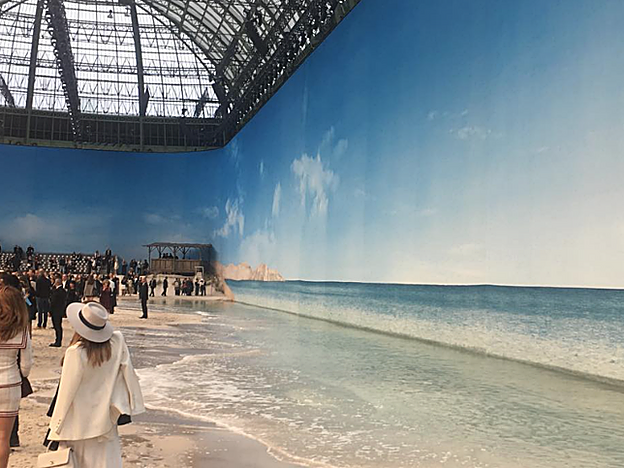La impresionante playa que "fabricó" en el Gran Palais de París, en octubre de 2018.