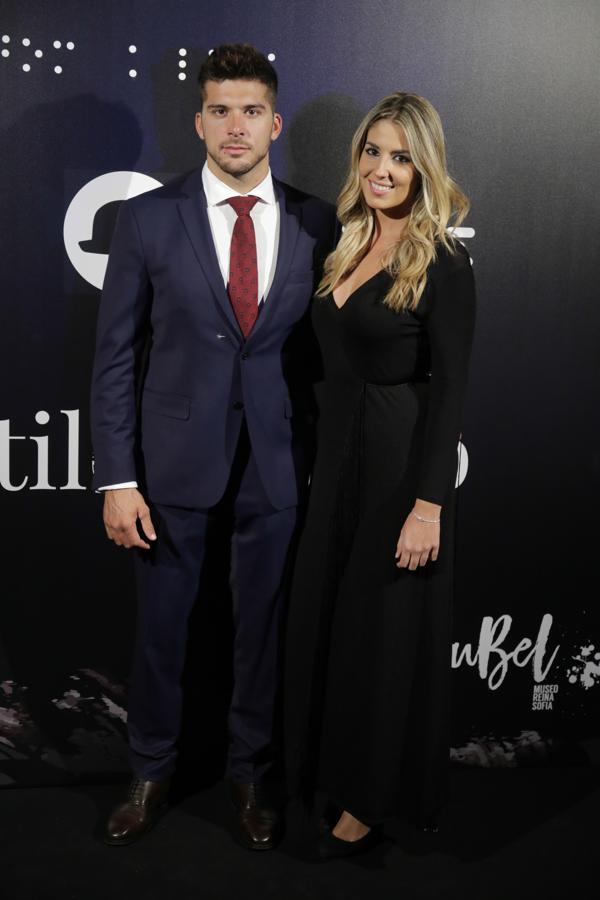 El medallista olímpico le pidió matrimonio a su novia frente a las cámaras de televisión. Su boda durará más de un día, llevará a los invitados a un Wedding Destination y será de estilo ibicenco. Así que ya podemos suponer que no resultará precisamente barata.