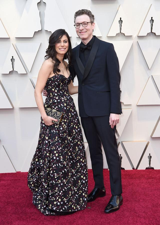 Caitlyn Sullivan y Nicholas Britell a su llegada a los 91 Premios Oscar.