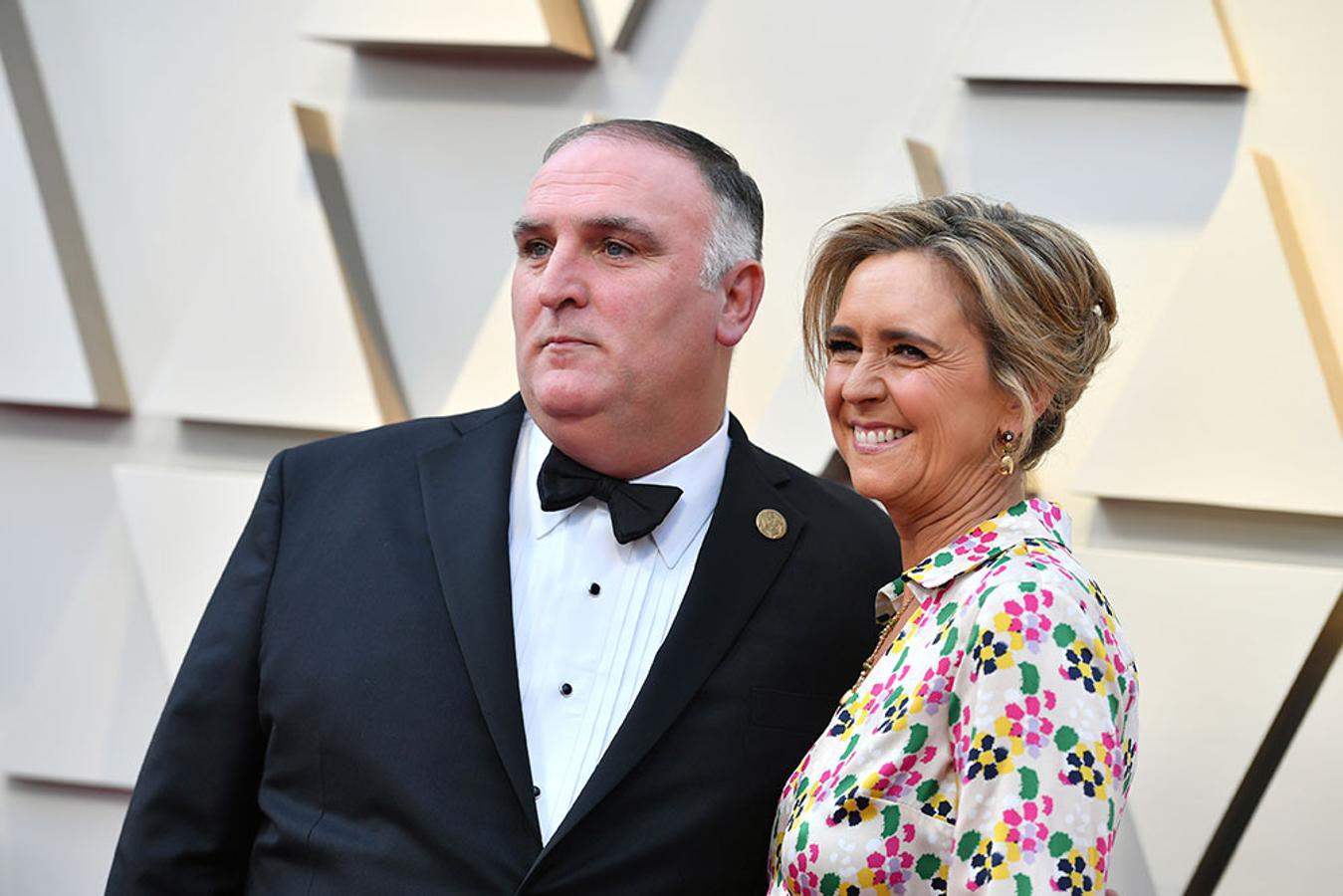 El chef José Andrés y Patricia Andrés a su llegada a la alfombra roja de los Premios Oscar 2019.