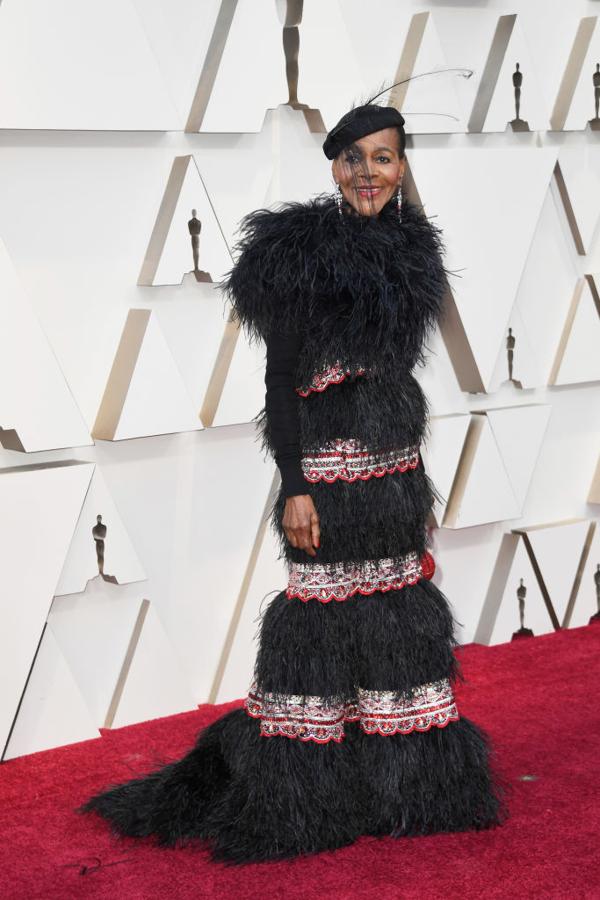 Cicely Tyson falló. Lo lamentamos mucho pero el vestido que lució en la alfombra roja de los Oscar 2019 es terrible.