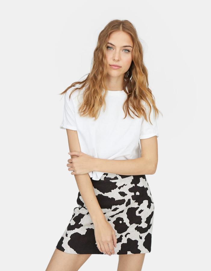 Si algunas no se han resistido a la  minifalda de leopardo , como Marta Carriedo, seguro que también sucumben a la de vaca.