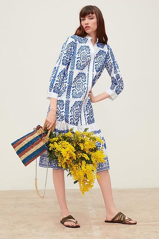 Uno de los vestidos más sencillos y efectivos de Zara.