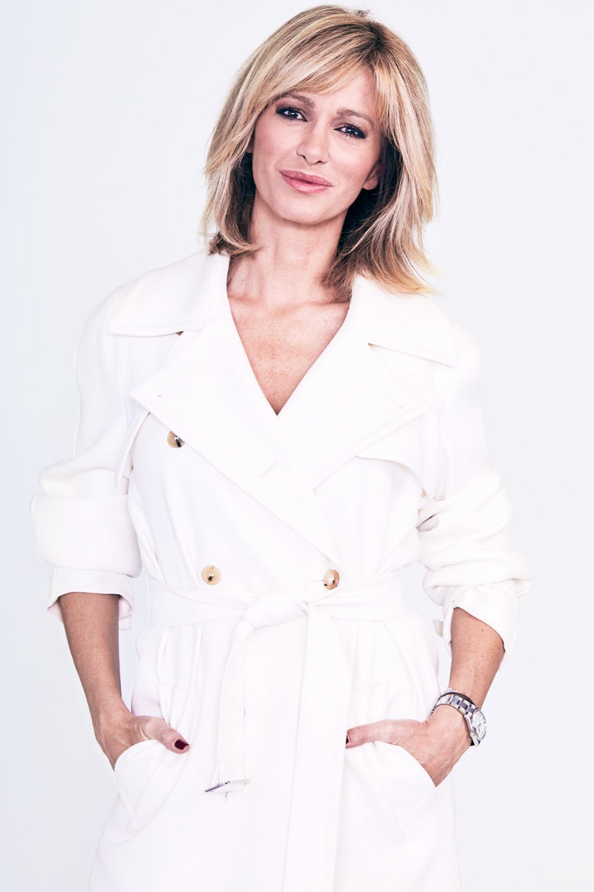 “Soy feminista porque es lo lógico: no entiendo que alguien no aspire a la igualdad. Pero tengo que hacer pedagogía incluso en mi familia. Los chavales no tienen claro aún qué reivindica el feminismo. En mi programa, a veces detecto paternalismo y tengo que afear la conducta a alguno. El 8M no presenté Espejo Público, fue la primera vez. Fui a la lectura del manifiesto Las periodistas paramos y llevé a mi hija de 14 años. Pero el año pasado fue excepcional, tenemos que pensar otras acciones. Quedan muchas batallas por librar”.