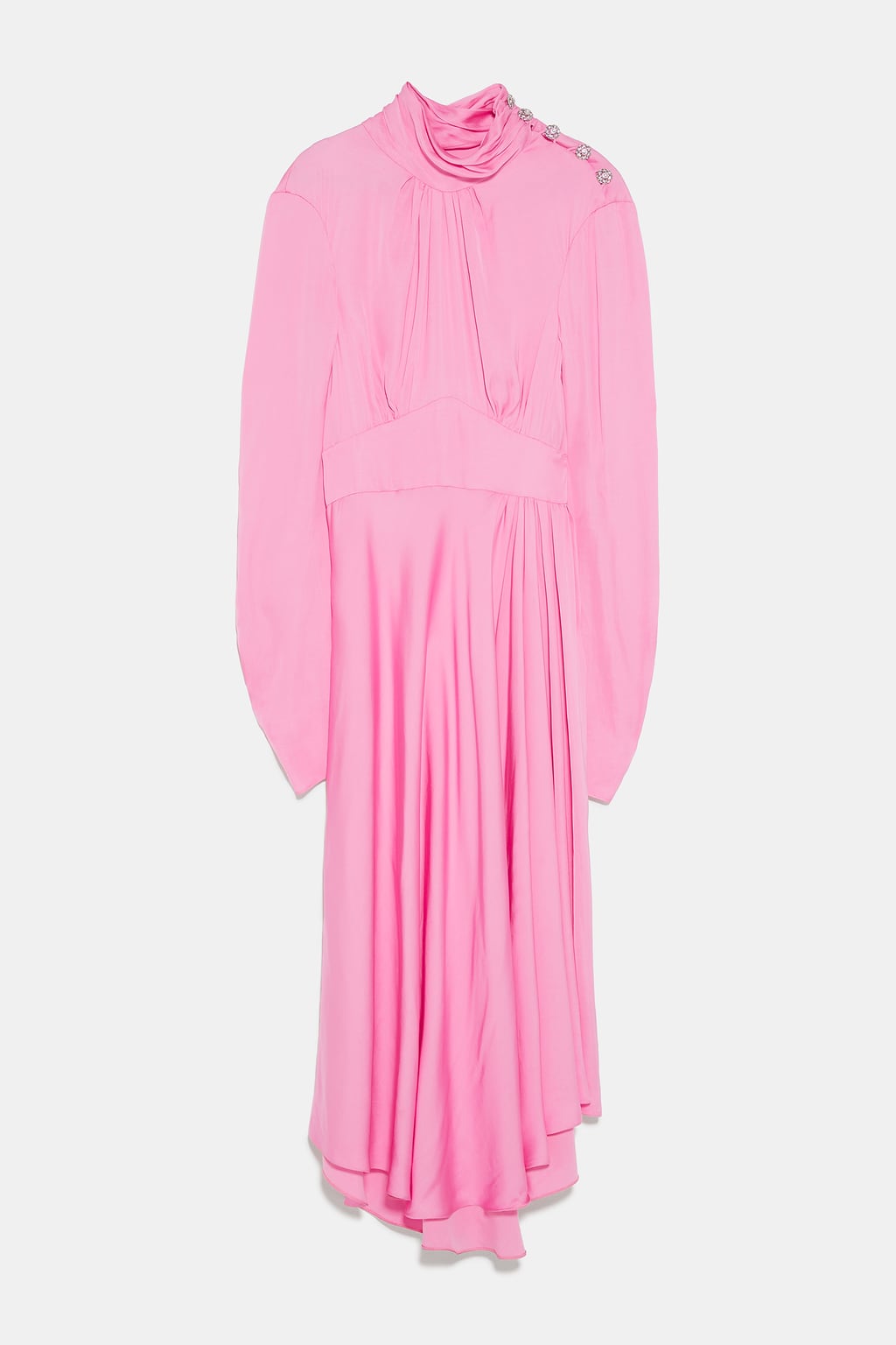 Uno de los vestidos más elegantes de Zara es este satinado de cuello. Está casi agotado en la página web y cuesta 79,95 euros.
