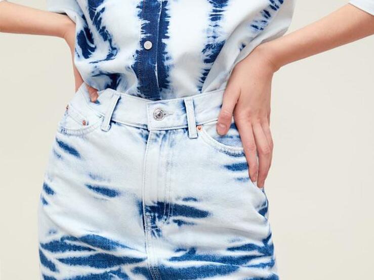 Fotos: 15 minifaldas de Zara que no vas a querer dejar de llevar esta primavera