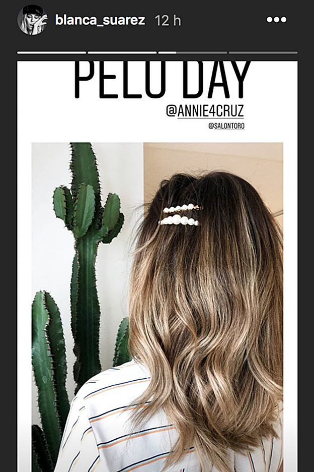 Así quedan las más pequeñas del juego de horquillas de perlas de Zara.