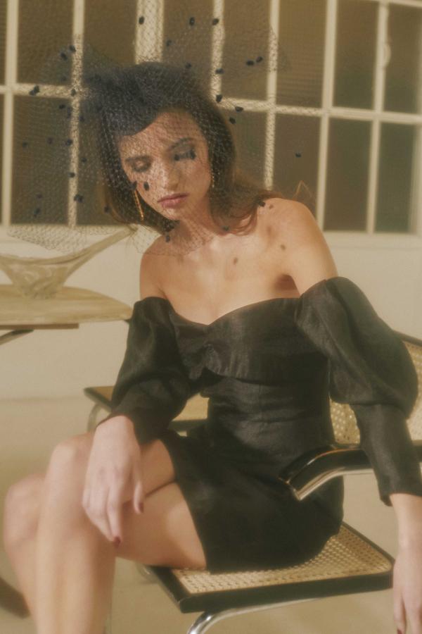 Es es el modelo Sandra (159 euros), con escote barco y largo mini.