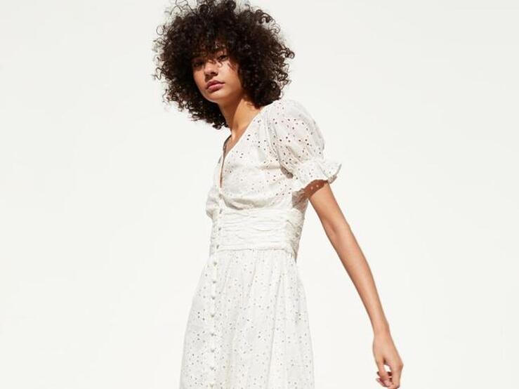 Fotos: La nueva colección de Zara tiene un vestido blanco para cada ocasión