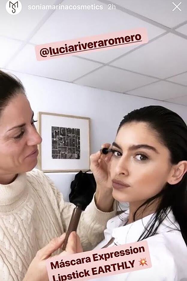 Sonia Marina y Lucía Rivera con la máscara Expression.