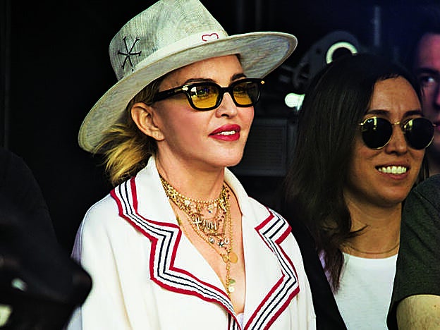 Madonna, reina de los excéntricos. Se desplaza con un séquito de hasta 200 personas que cubren todas sus (variadas) necesidades.