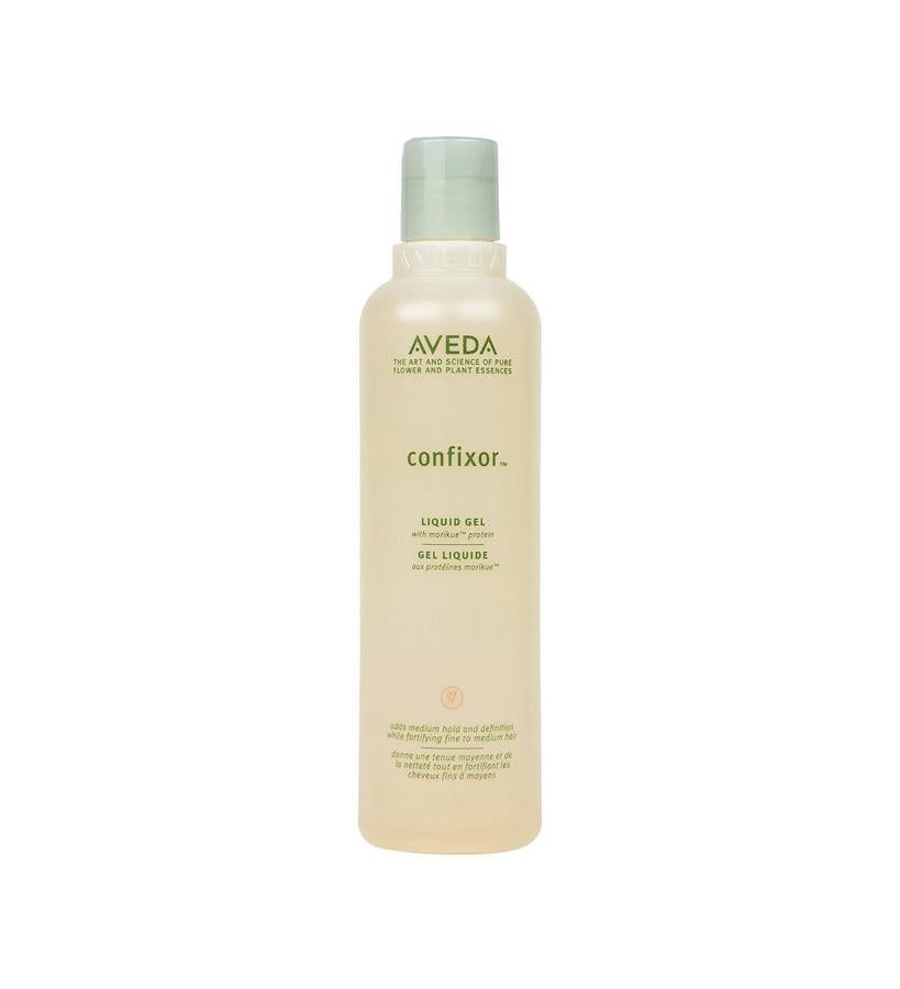 Considerado por los profesionales como excelente para tipos de cabello fino a medio, este gel líquido es ideal para ayudar a crear el control requerido para el estilo deseado. Viene con la fórmula de proteína Morikue, que sirve para fortalecer y crear una gran definición. Especialmente hidratante para el pelo seco, dañado y tratado químicamente. (20,45 €).