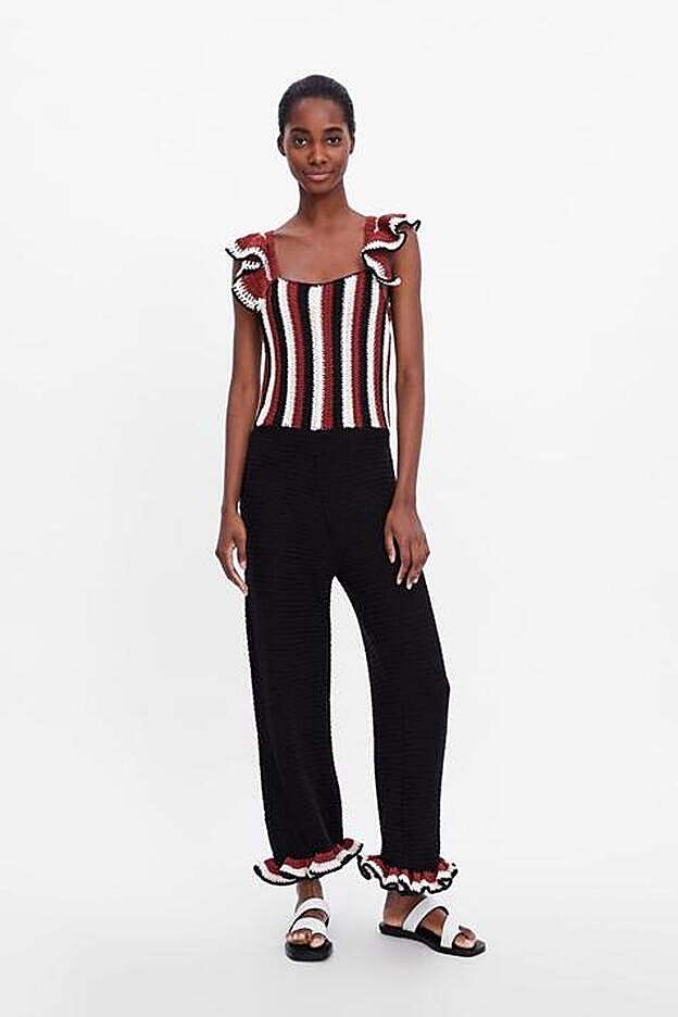 Esta prenda lleva uno de los tejidos que más arrasará esta primavera: el crochet.