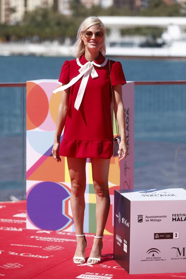 Amaia Salamanca, con vestido de inspiración retro de Red Valentino para Luisa Vía Roma.