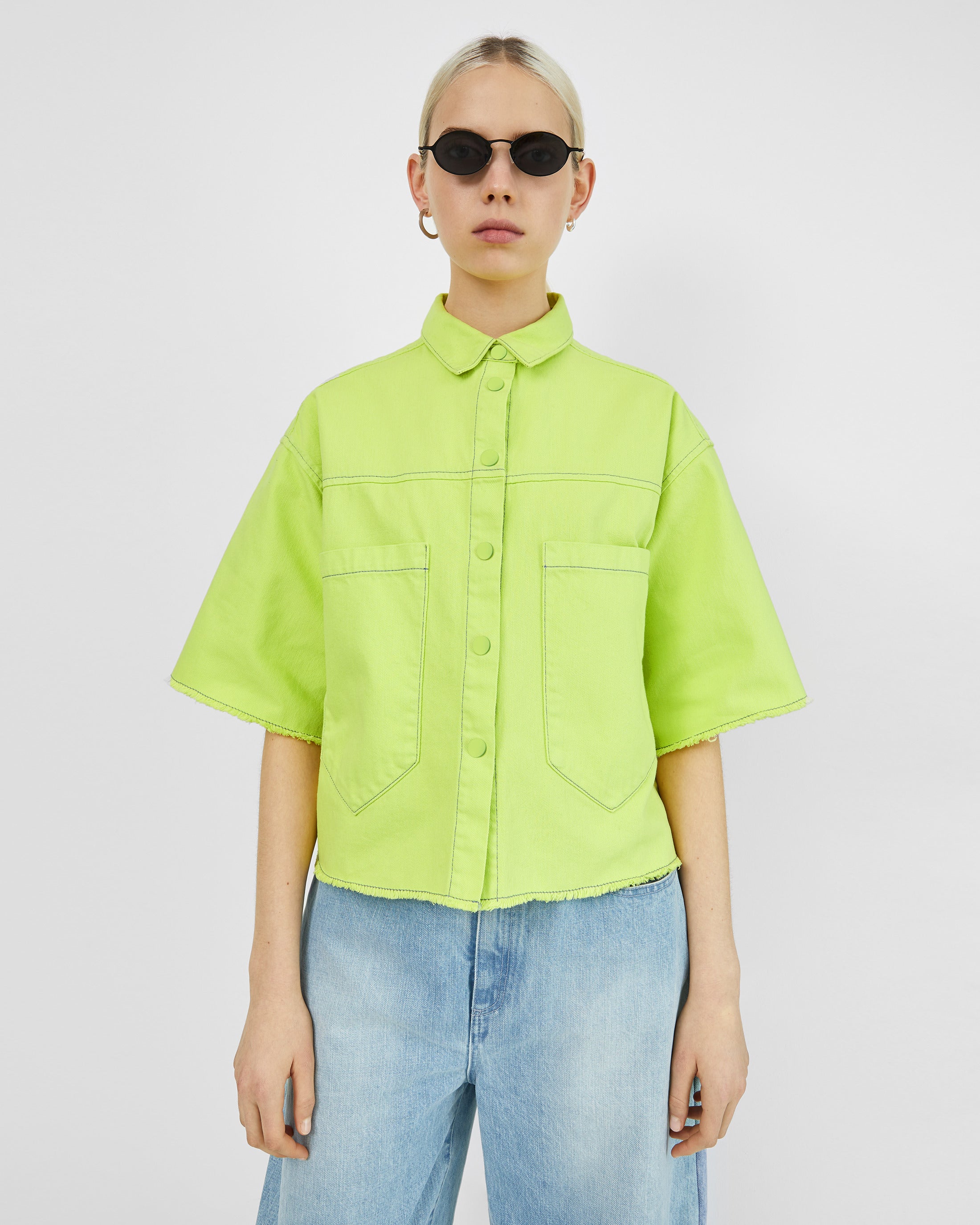 Camisa corta en color lima: 85 euros en Bimba y Lola.