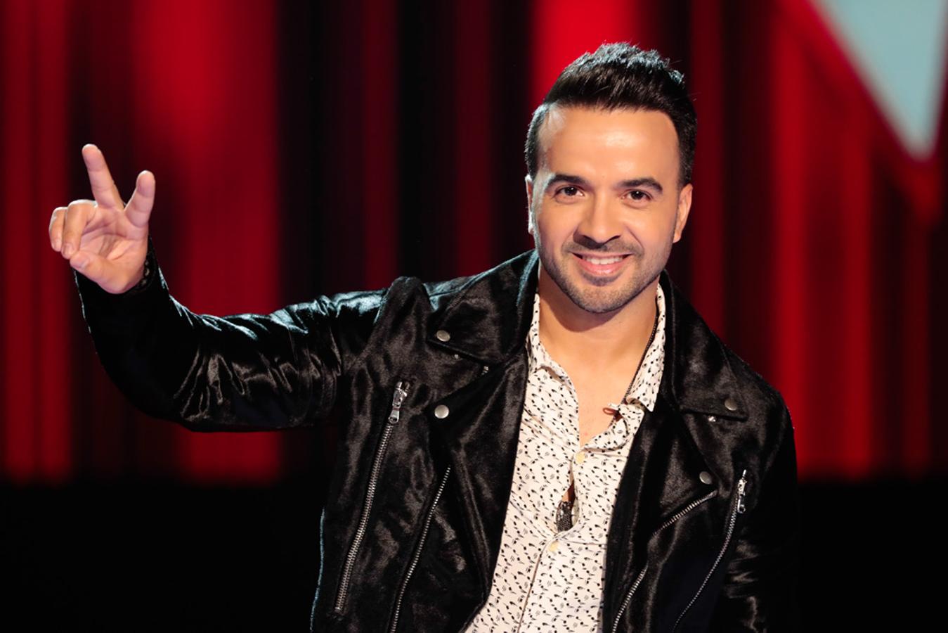 Ser latino le costó a Luis Fonsi sufrir 'bullying' cuando era un niño. Él mismo confesó en una entrevista a 'ICON' hace poco que ser "morenito" le había costado esos problemas de abuso en su infancia.