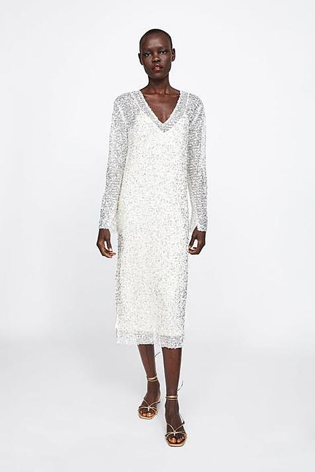 Sara Escudero se ha decantado por este vestido de la nueva colección de Zara.