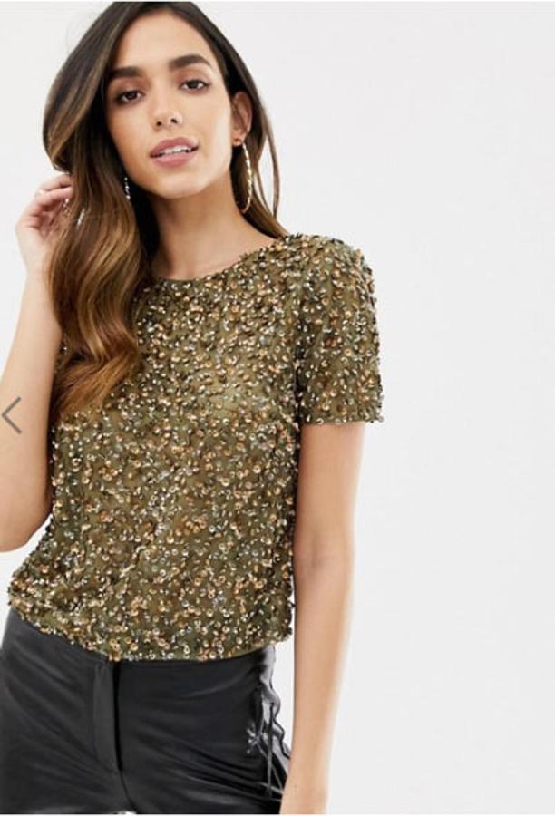 Camiseta con adorno de lentejueñas, 44,99 euros.