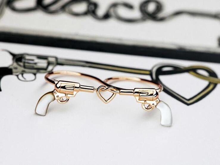 Fotos: La colección de Suarez con el artista urbano D*Face es la más original que hemos visto en mucho tiempo