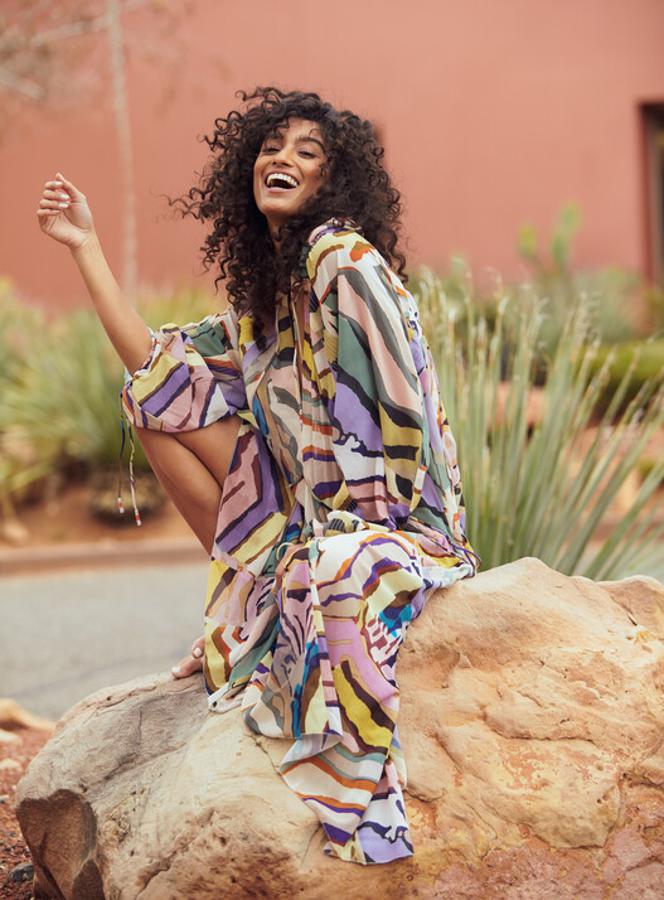 Sin duda, uno de nuestros looks favoritos de la colección SS19 de H&M Studio es este de Edense, con vestido estampado (149 euros).