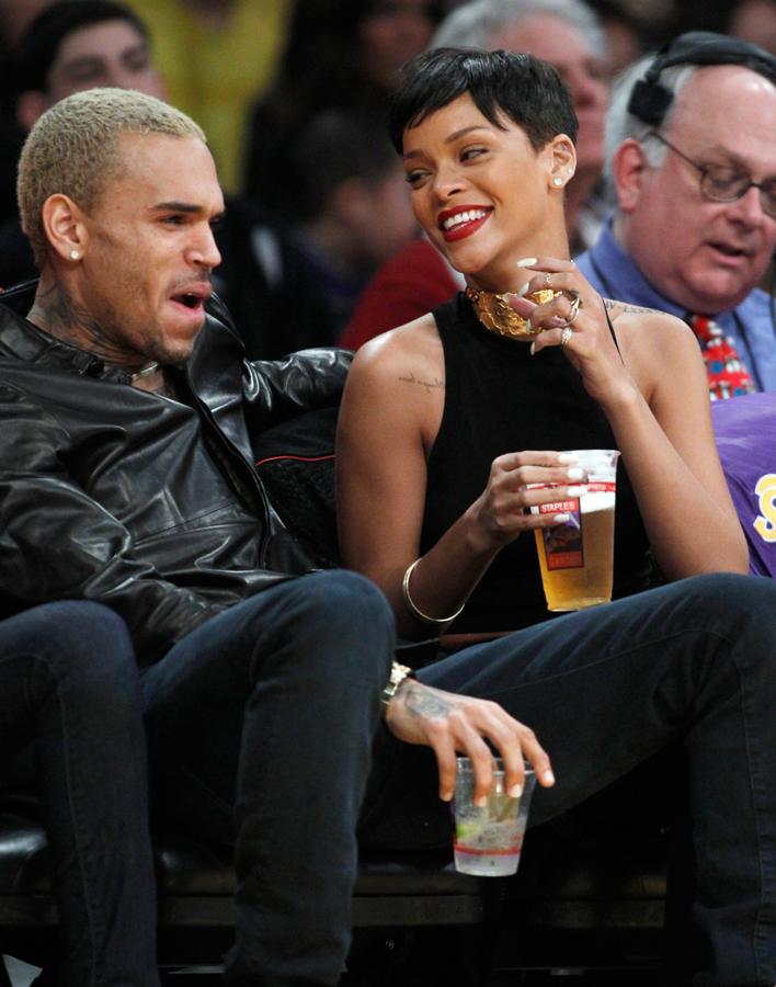 Rihanna se terminó cansando de Chris Brown tras varias oportunidades. Quizás para no caer en la tentación por enésima vez, decidió dejarle de seguir en las redes sociales.