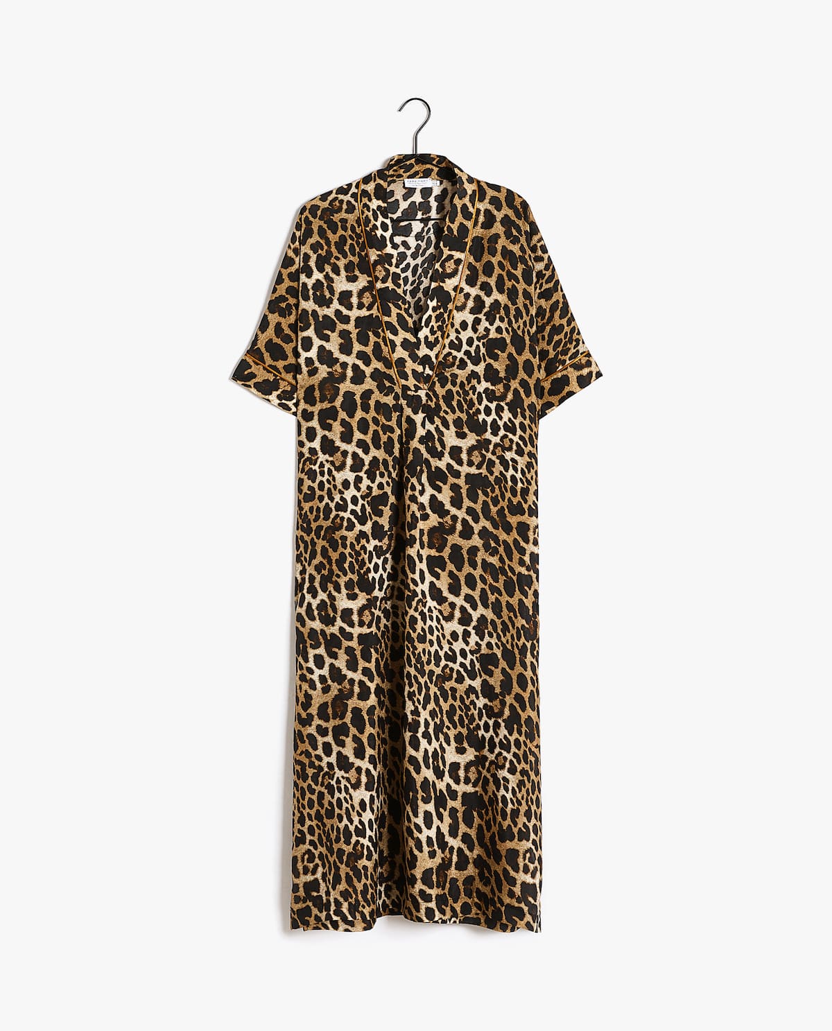 Túnica de manga corta con estampado de leopardo: 69,99 euros en Zara Home.