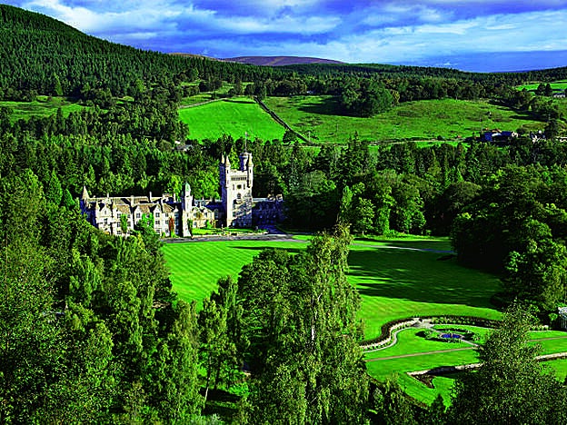 El castillo de Balmoral en Aberdeen-Shire, Escocia.