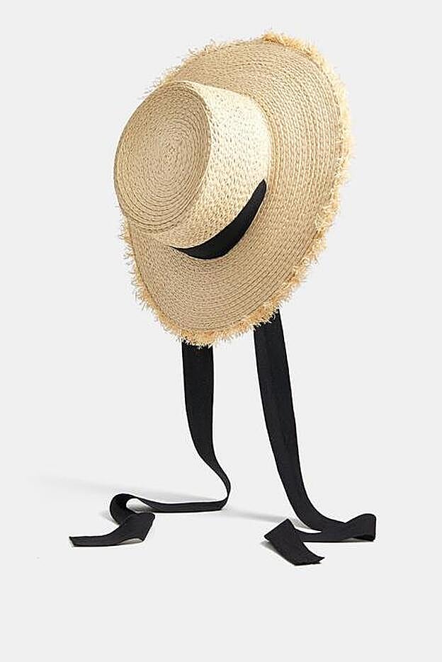 Sombrero de Stradivarius (12,99 euros):