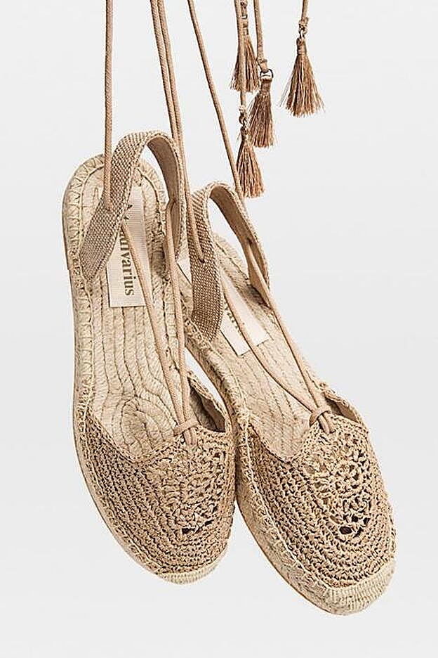 Alpargatas trenzadas de Stradivarius. (39,99 euros).