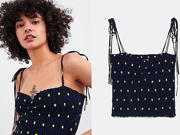 Top con gomitas de Zara: 19,95 euros.